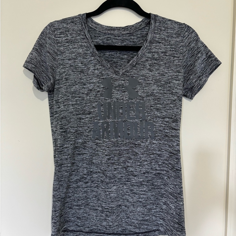 Under Armour Women's Gray V-Neck Top